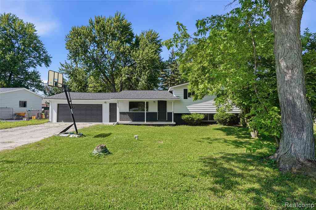 Homes For Sale - 6187 E Maple Avenue <br/> Grand Blanc, MI 48439