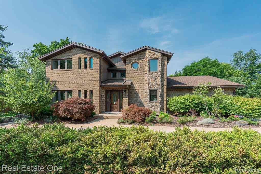 Homes For Sale - 5129 Highmount Drive <br/> Troy, MI 48098