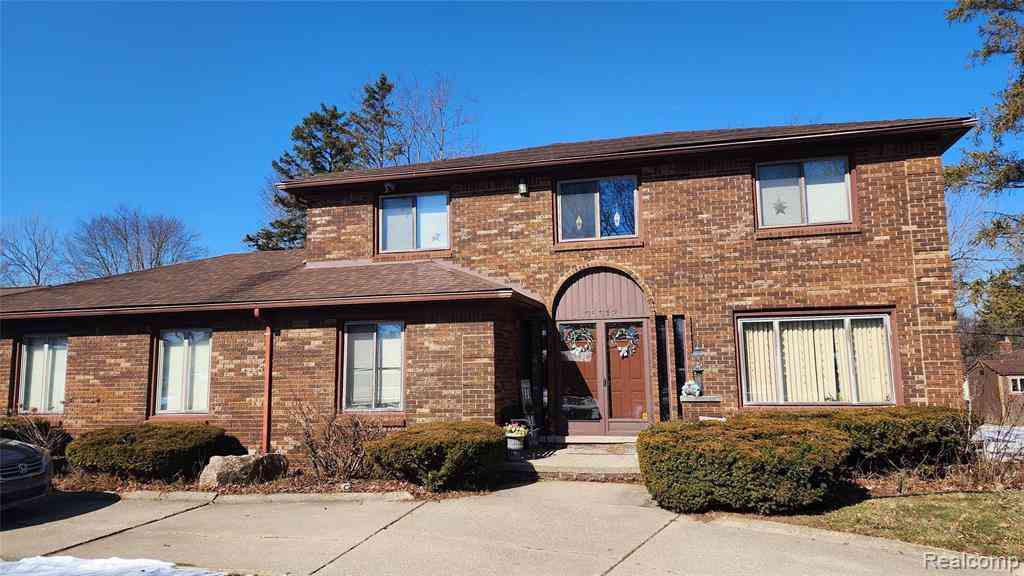 Homes For Sale - 35312 Northmont Drive <br/> Farmington, MI 48331