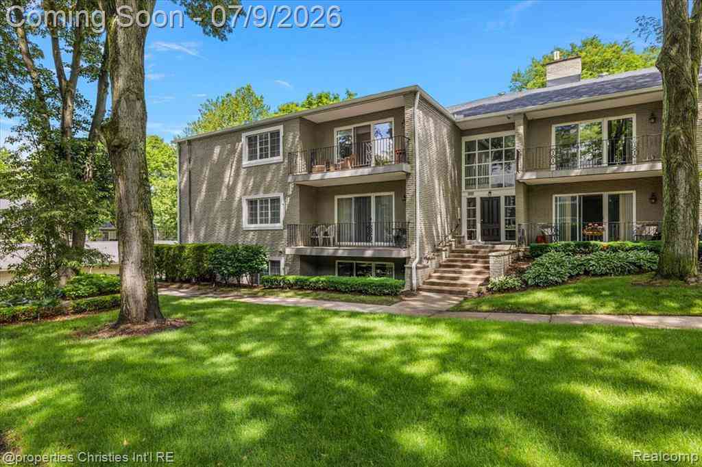 Condo For Sale - 1113 N Old Woodward Avenue  #34<br/> Birmingham, MI 48009