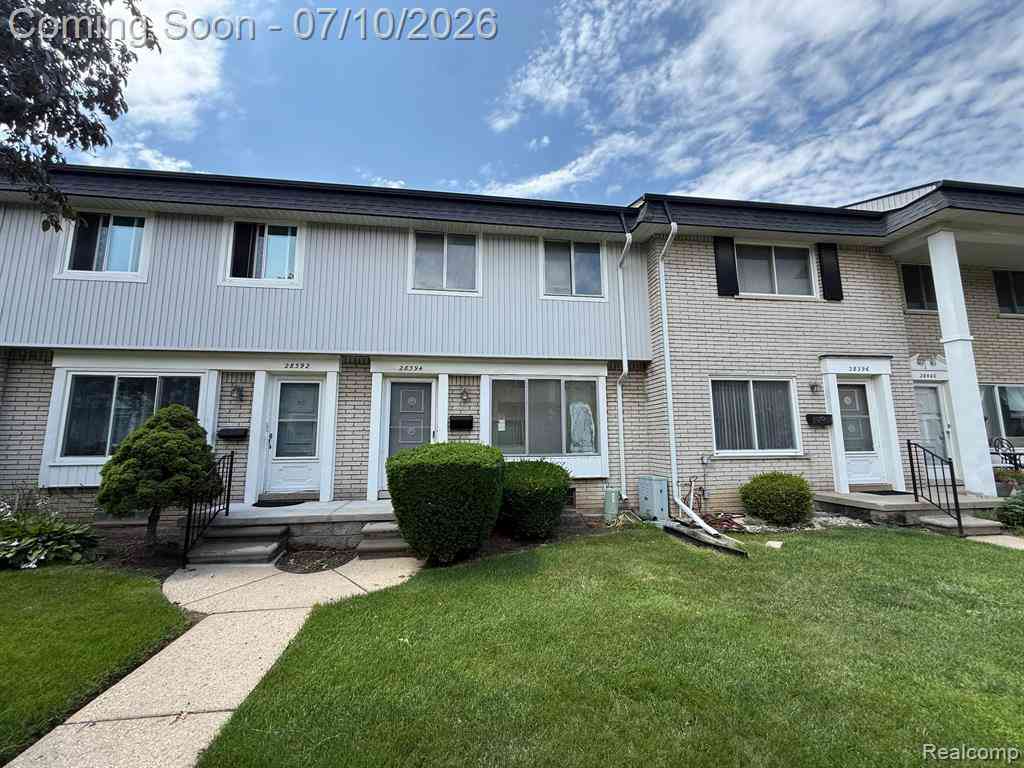 Condo For Sale - 28394 Universal Drive <br/> Macomb County, Warren, MI 48092