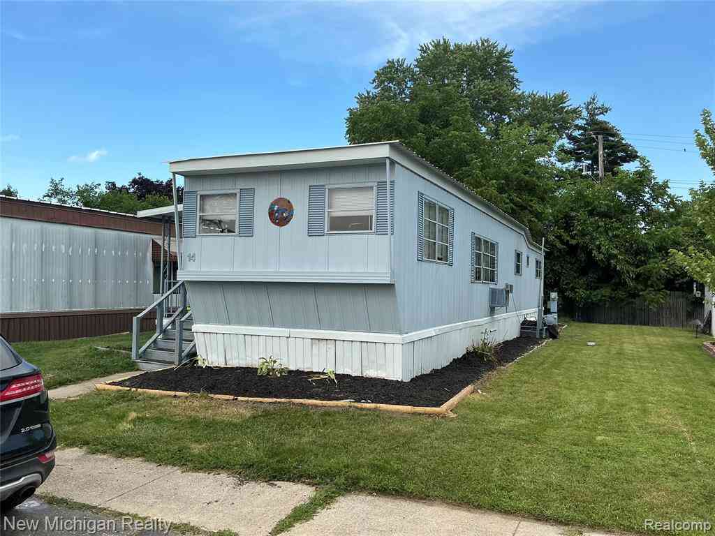Homes For Sale - 14 Highland Terrace  <br/> Oakland County, White Lake, MI 48386