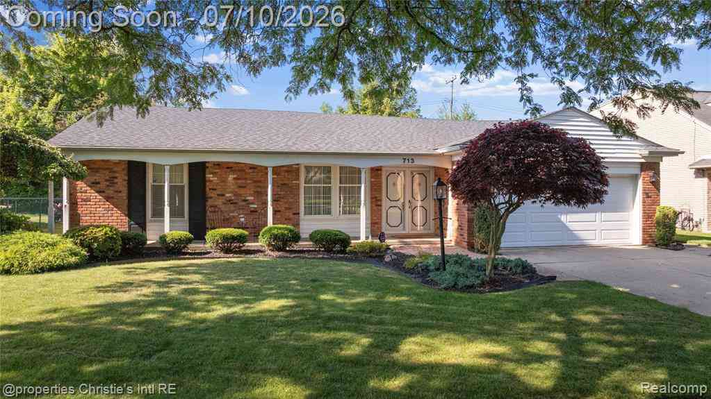 Homes For Sale - 713 Moorland Drive <br/> Wayne County, Grosse Pointe Woods, MI 48236
