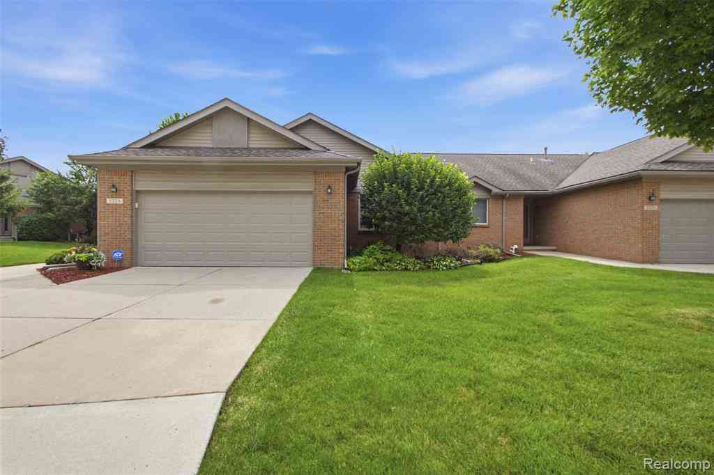 Condo For Sale - 2223 Fairway Circle <br/> Wayne County, Canton, MI 48188
