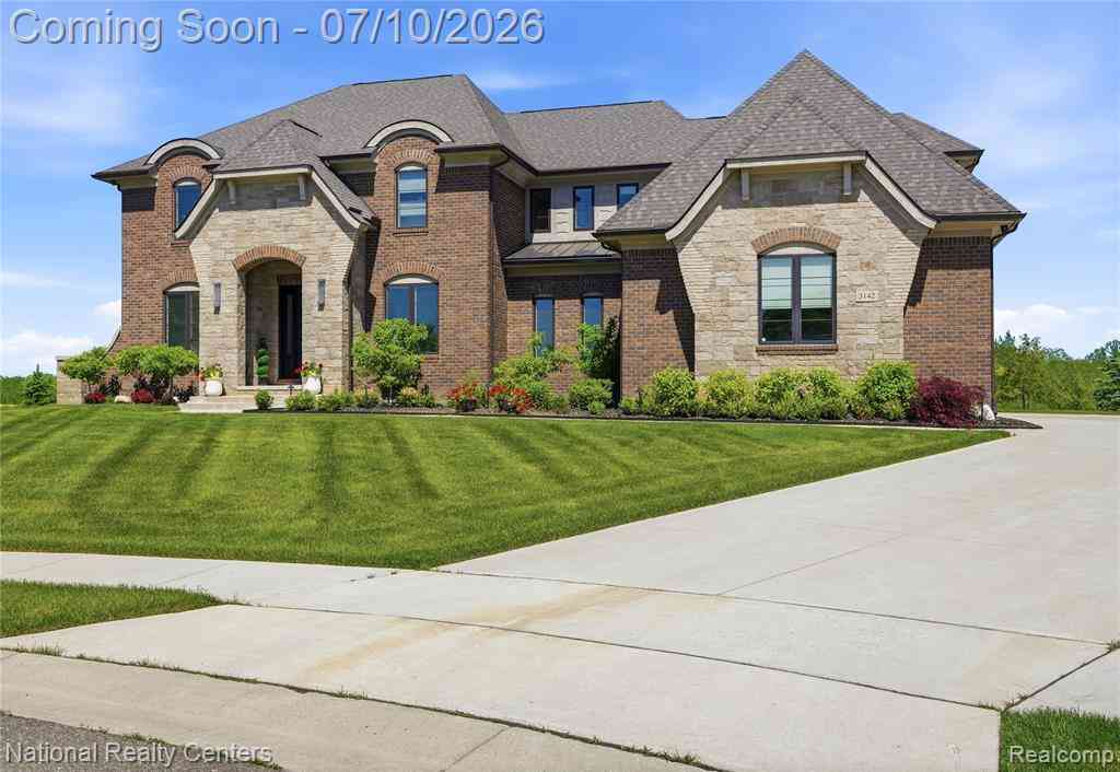 Homes For Sale - 3142 Holburn Court <br/> Oakland, MI 48363