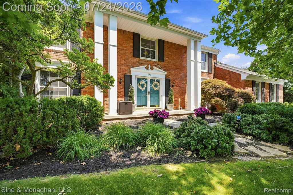 Homes For Sale - 5505 Old Carriage Lane <br/> West Bloomfield, MI 48322