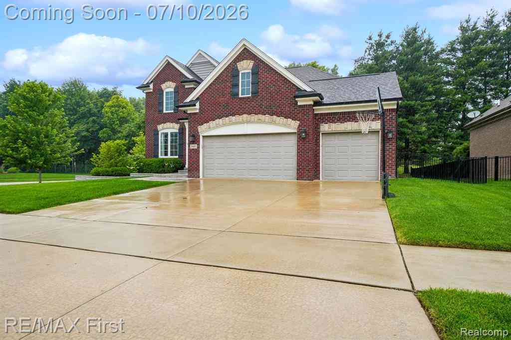 Homes For Sale - 24687 Kabarda Drive <br/> Macomb County, Macomb, MI 48042