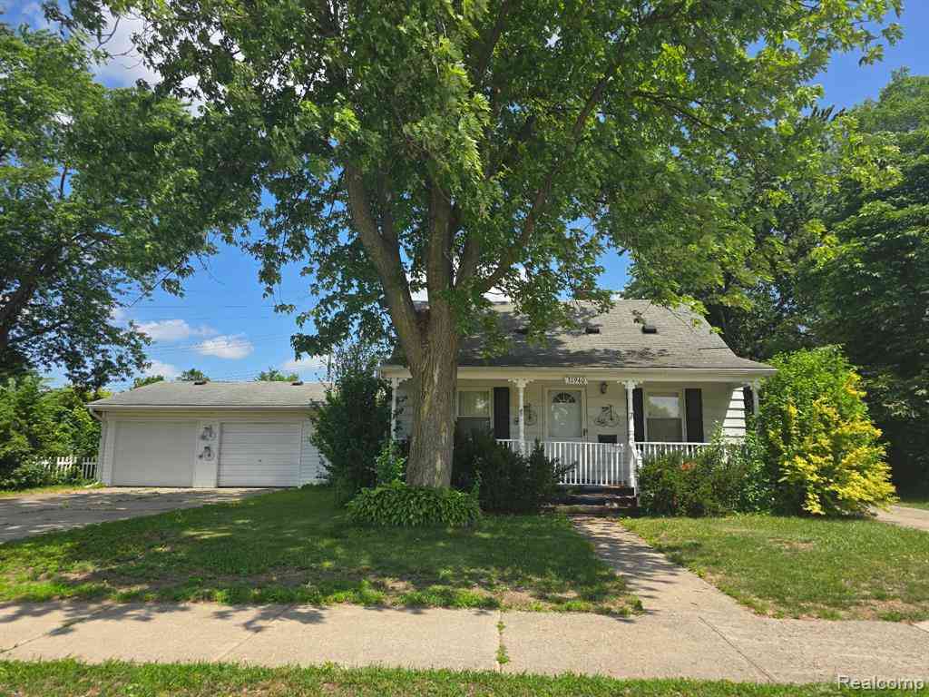 Homes For Sale - 31940 Maplewood Street <br/> Wayne County, Garden City, MI 48135