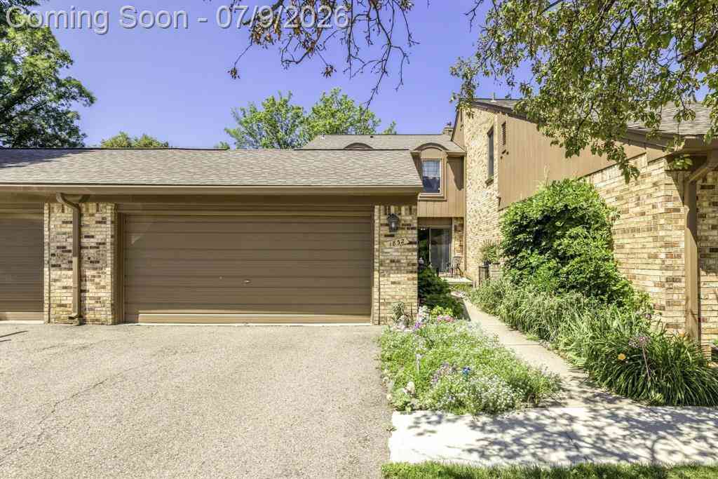 Condo For Sale - 1832 Burning Bush Court <br/> Rochester, MI 48309