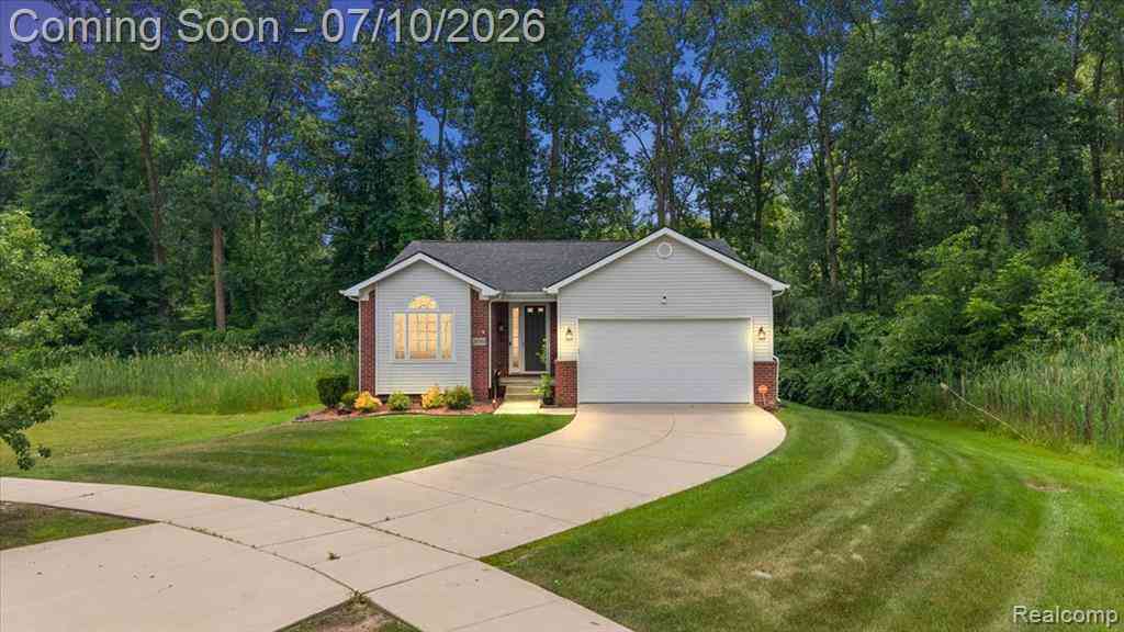 Condo For Sale - 29561 S Pine Grove Drive <br/> Wayne County, New Boston, MI 48164