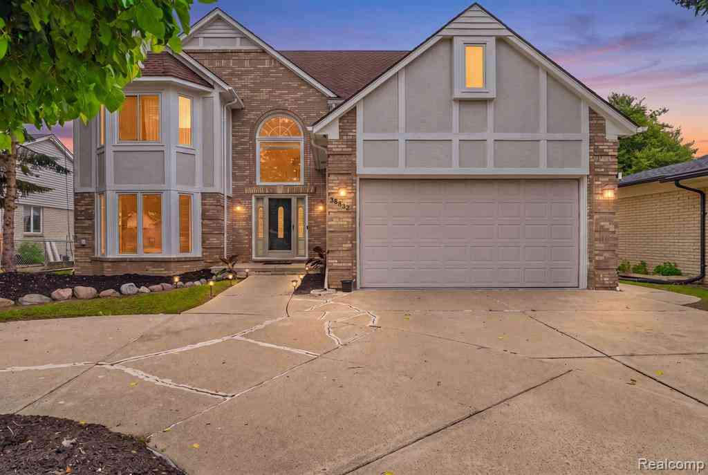 Homes For Sale - 36832 Melbourne Drive <br/> Macomb County, Sterling Heights, MI 48312