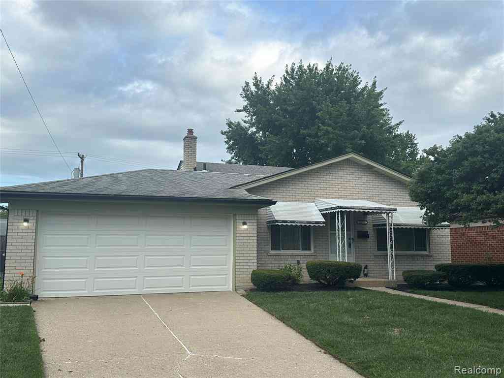 Homes For Sale - 32812 Columbus Drive <br/> Macomb County, Warren, MI 48088