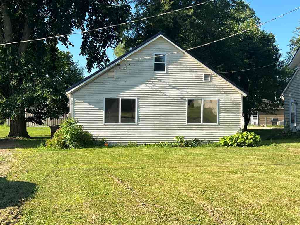 Homes For Sale - 106 Webster Street <br/> Ithaca, MI 48847