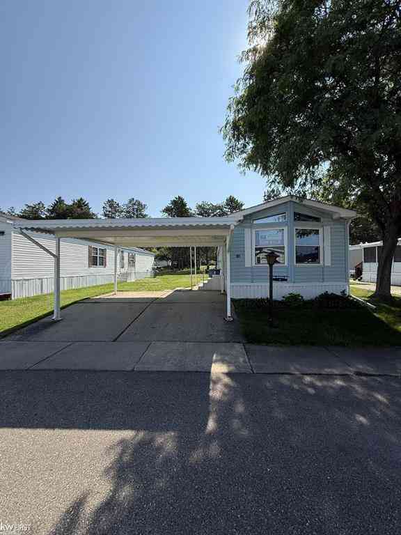 Homes For Sale - 11 Peach Tree Drive <br/> Genesee County, Davison, MI 48423