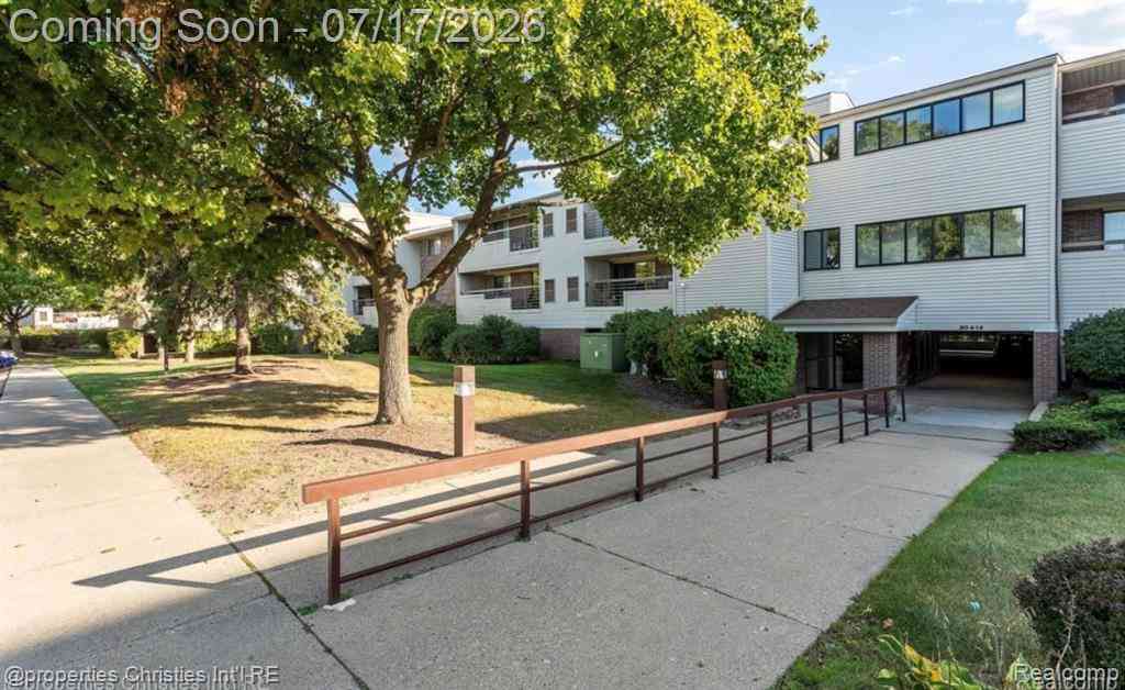 Condo For Sale - 30414 Orchard Lake Road  #13<br/> Farmington, MI 48334