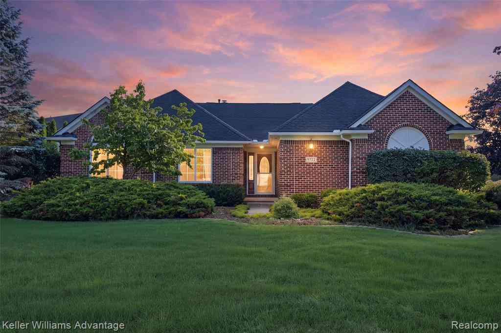 Homes For Sale - 9722 Sunnywood Trail <br/> Livingston County, South Lyon, MI 48178