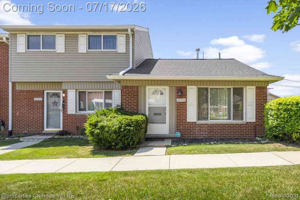 Condo For Sale - 29254 Manchester Street <br/> Wayne County, Westland, MI 48185