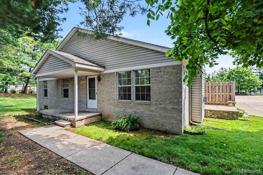 Condo For Sale - 47083 Auburn Court <br/> Macomb County, Utica, MI 48317
