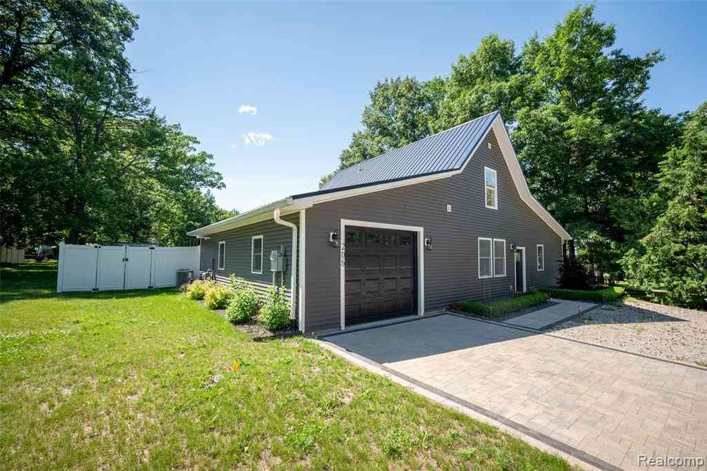 Homes For Sale - 206 Joliet Avenue <br/> Roscommon County, Houghton Lake, MI 48629