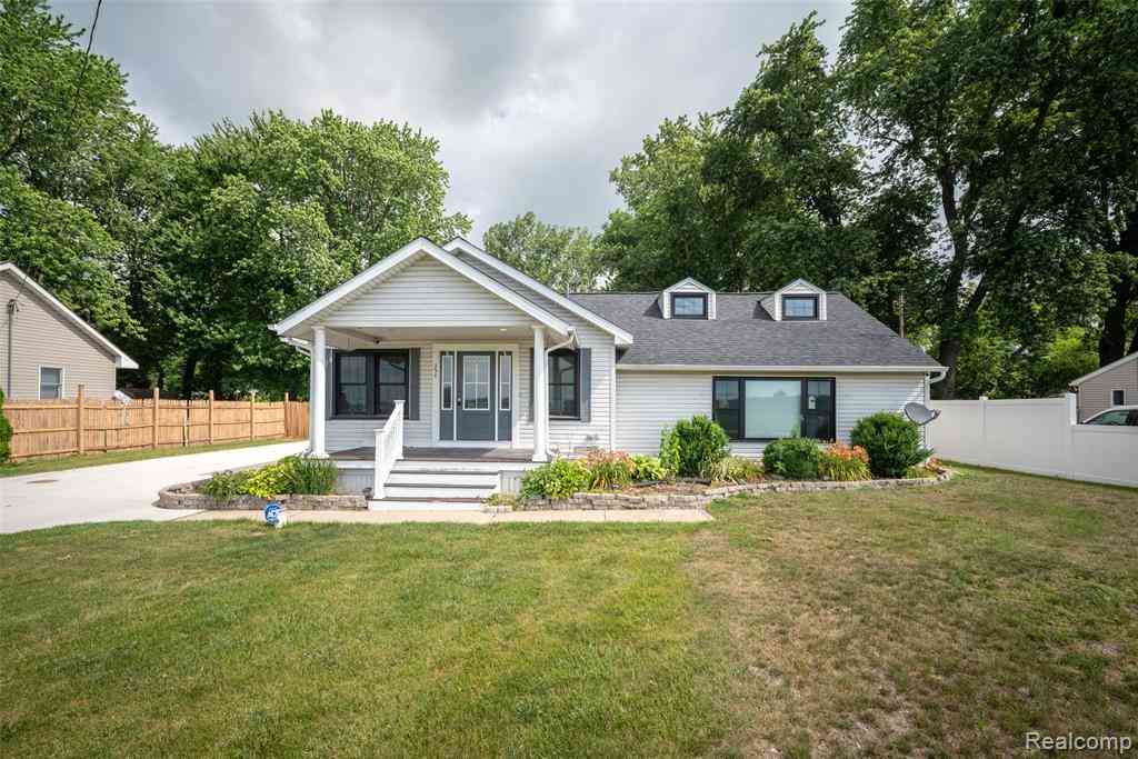 Homes For Sale - 354 W Erie Road <br/> Temperance, MI 48182