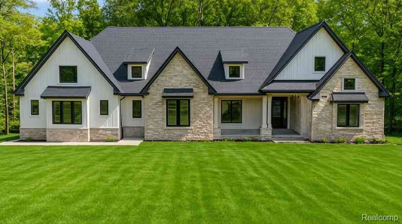 Homes For Sale - 7509 Maple Ridge Drive <br/> Clarkston, MI 48346