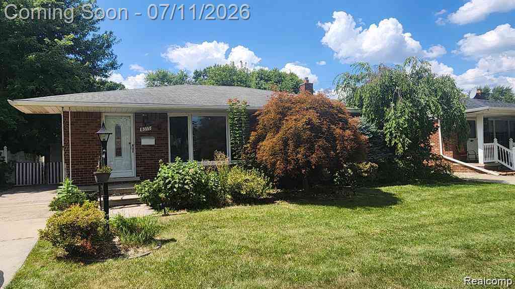 Homes For Sale - 8315 Arnold Street <br/> Wayne County, Dearborn Heights, MI 48127