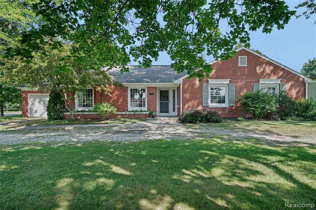 Homes For Sale - 3150 Davison Road <br/> Lapeer, MI 48446