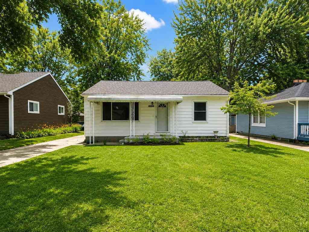 Homes For Sale - 39294 Ormsby Street <br/> Macomb County, Clinton Township, MI 48036