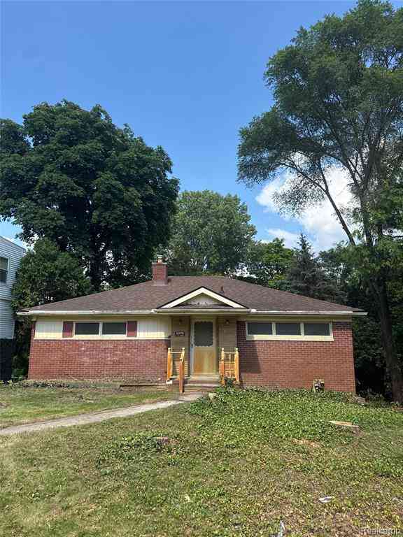 Homes For Sale - 5910 Lakewood Boulevard <br/> Clawson, MI 48346