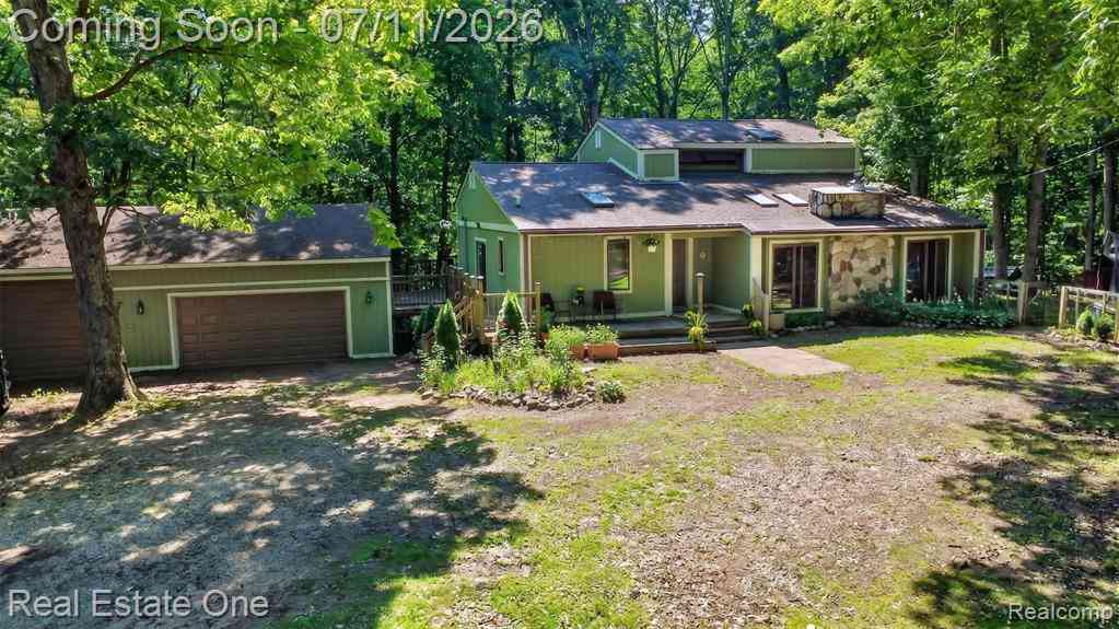 Homes For Sale - 310 S Van Road <br/> Holly, MI 48442