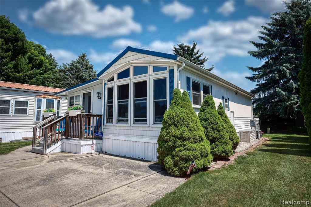 Homes For Sale - 5211 Ben Franklin Drive <br/> Lexington, MI 48450