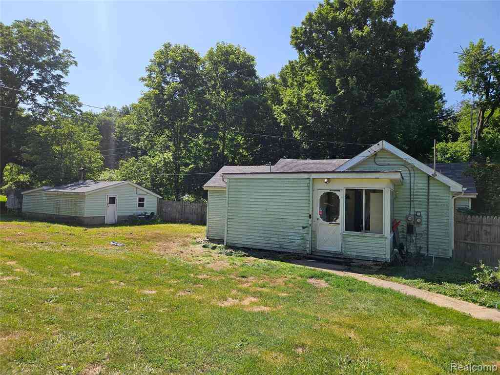 Homes For Sale - 6406 12th Street <br/> Otter Lake, MI 48464