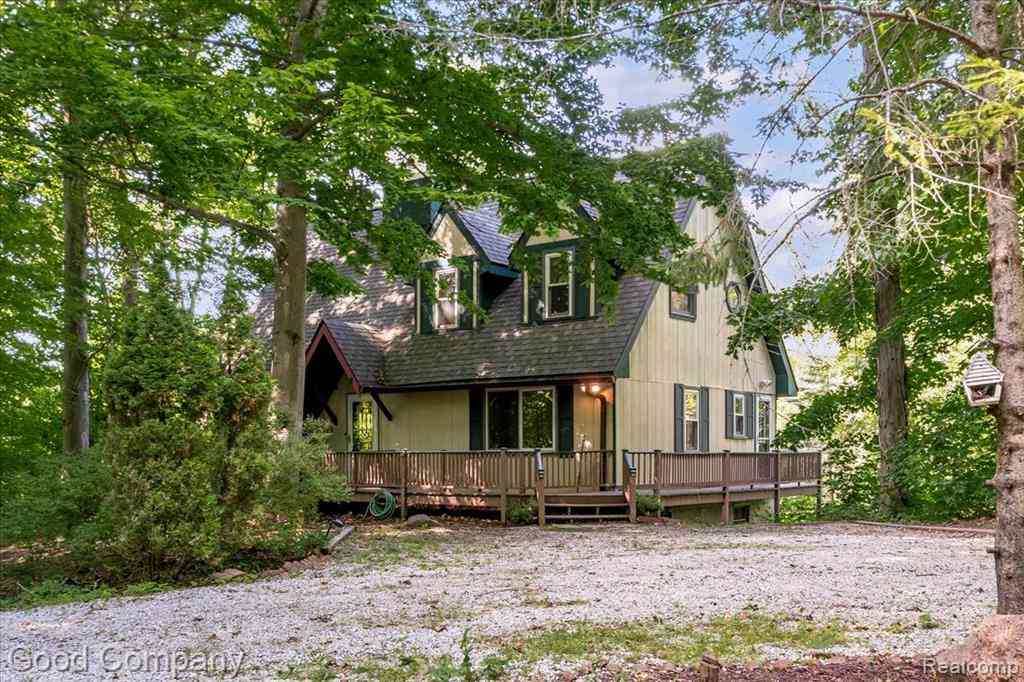 Homes For Sale - 8569 Stonegate Drive <br/> Northville, MI 48168