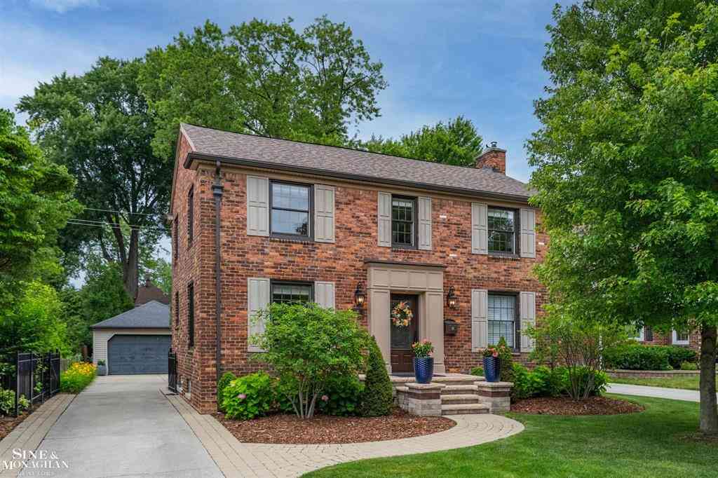 Homes For Sale - 280 Kerby Road <br/> Grosse Pointe Farms, MI 48236