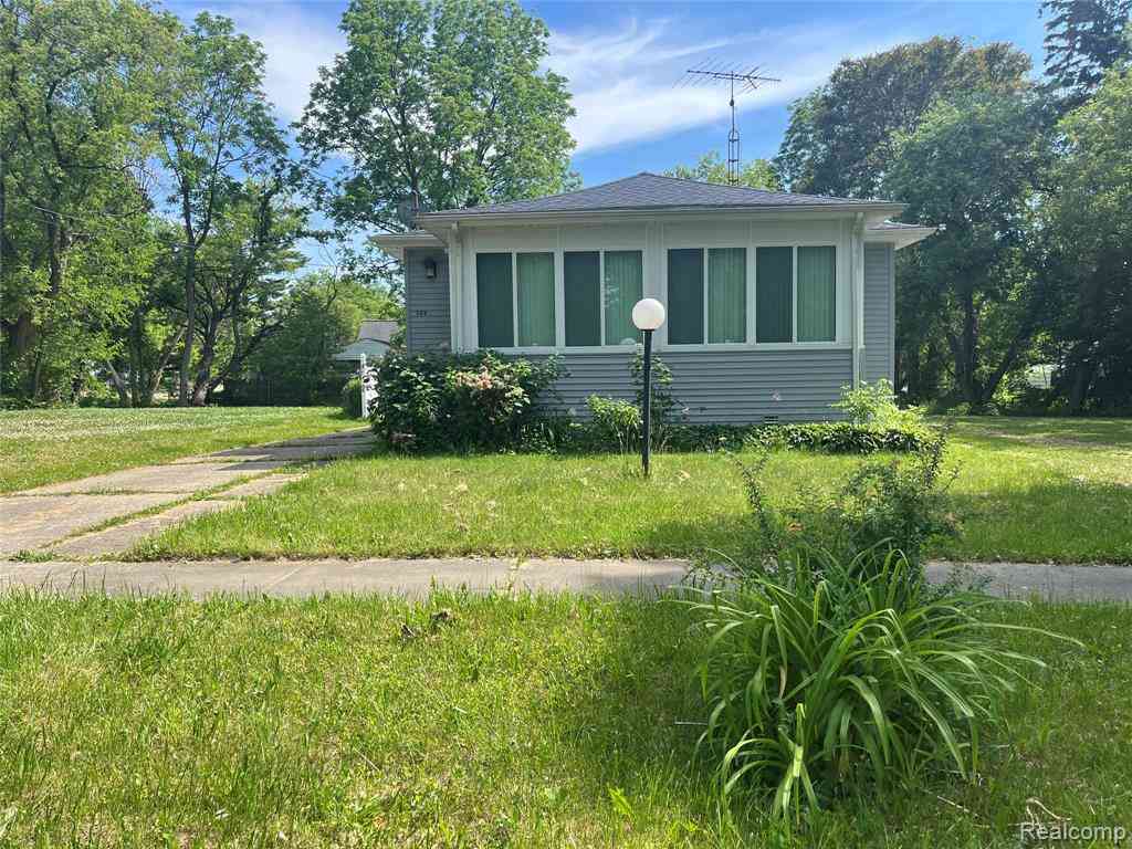 Homes For Sale - 506 E Eldridge Avenue <br/> Genesee County, Flint, MI 48505
