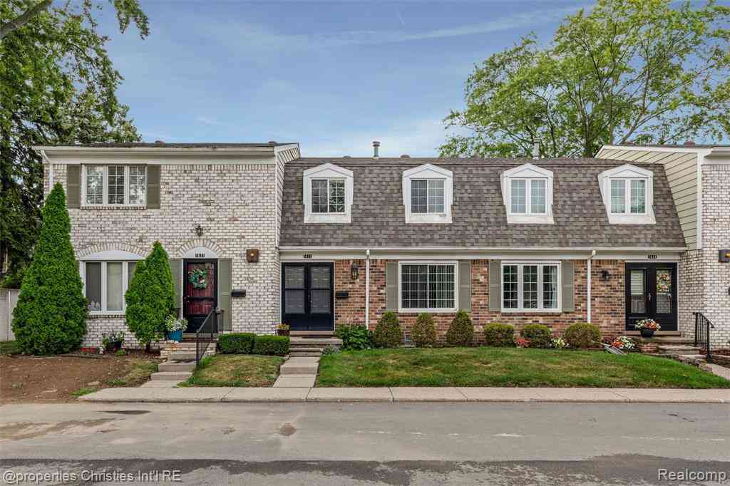 Condo For Sale - 1833 Torquay Avenue  #233<br/> Oakland County, Royal Oak, MI 48073