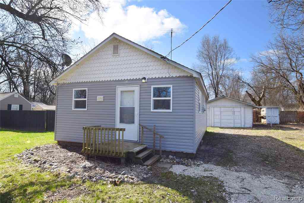Homes For Sale - 2390 E Boatfield Avenue <br/> Burton, MI 48529