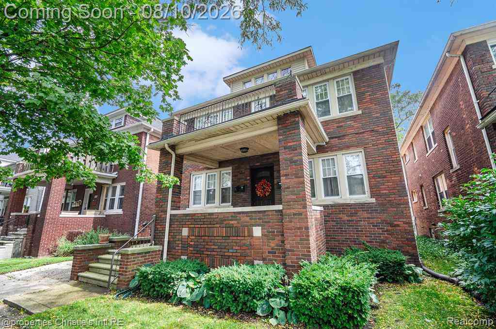 Homes For Rent - 858 Nottingham Road <br/> Grosse Pointe, MI 48230