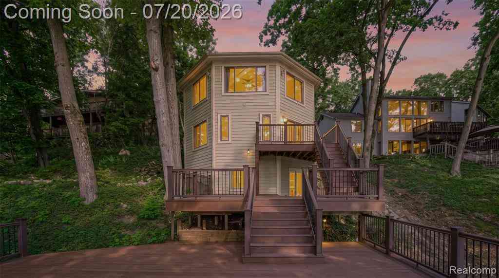 Homes For Sale - 8516 Thendara Boulevard <br/> Clarkston, MI 48348