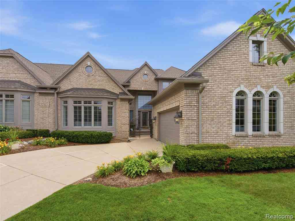 Condo For Sale - 6728 Cascade Court <br/> Clarkston, MI 48348