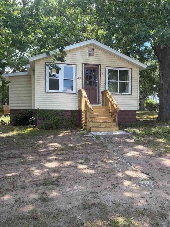 Homes For Sale - 2821 Jarman Street <br/> Muskegon, MI 49444
