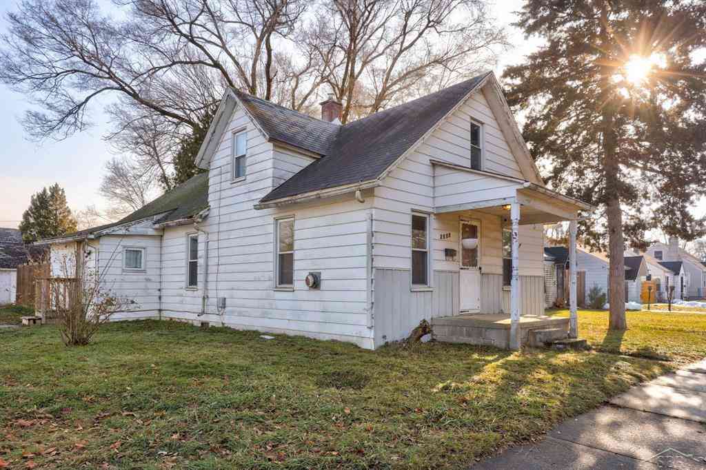 Homes For Sale - 2502 Robinwood Avenue <br/> Saginaw, MI 48601