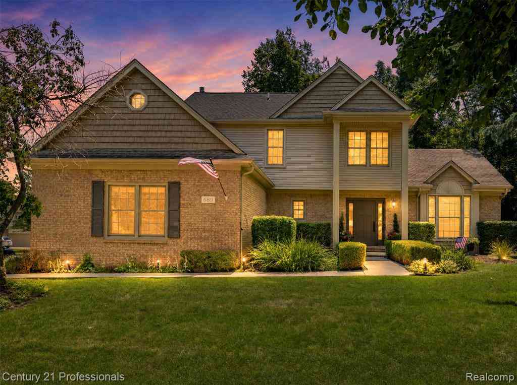 Homes For Sale - 689 Woodfield Way <br/> Rochester, MI 48307