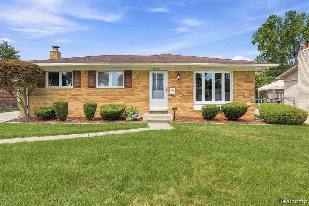 Homes For Sale - 37717 Badger Drive <br/> Sterling Heights, MI 48312