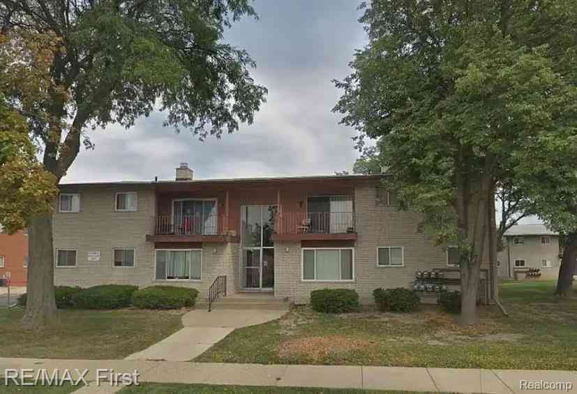 Condo For Sale - 29106 Lund Avenue <br/> Warren, MI 48093