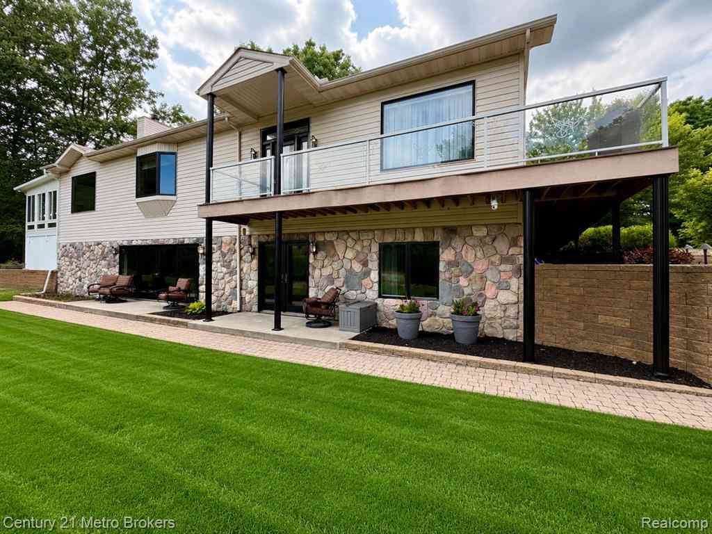 Homes For Sale - 5484 Wakefield Road <br/> Genesee County, Grand Blanc, MI 48439