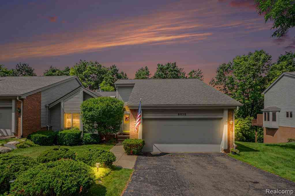 Condo For Sale - 6638 Ridgeview Drive <br/> Clawson, MI 48346
