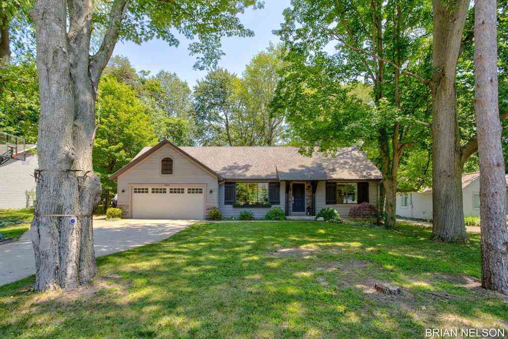 Homes For Sale - 3380 Hollywood Drive <br/> Holland, MI 49424