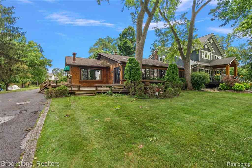 Homes For Sale - 1167 E Lake Drive <br/> Novi, MI 48377