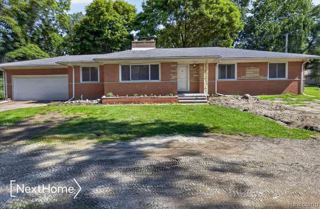 Homes For Sale - 33950 Ecorse Road <br/> Romulus, MI 48174